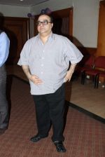 Rajkumar Santoshi at Anjan Shrivastava birthday in Raheja Classic, Mumbai on 2nd May 2012 (25).JPG